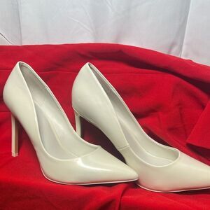 ALDO White Cassedy Stiletto Pumps - NWOT size 8